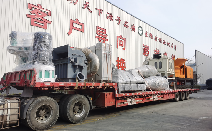 由于山東顆粒機(jī)質(zhì)量與價(jià)格并存，在市場(chǎng)的所占比例越來(lái)越大，越來(lái)越多的客戶選擇與山東顆粒機(jī)廠家合作，購(gòu)買(mǎi)鋸末顆粒機(jī)、破碎機(jī)、粉碎機(jī)等設(shè)備。
